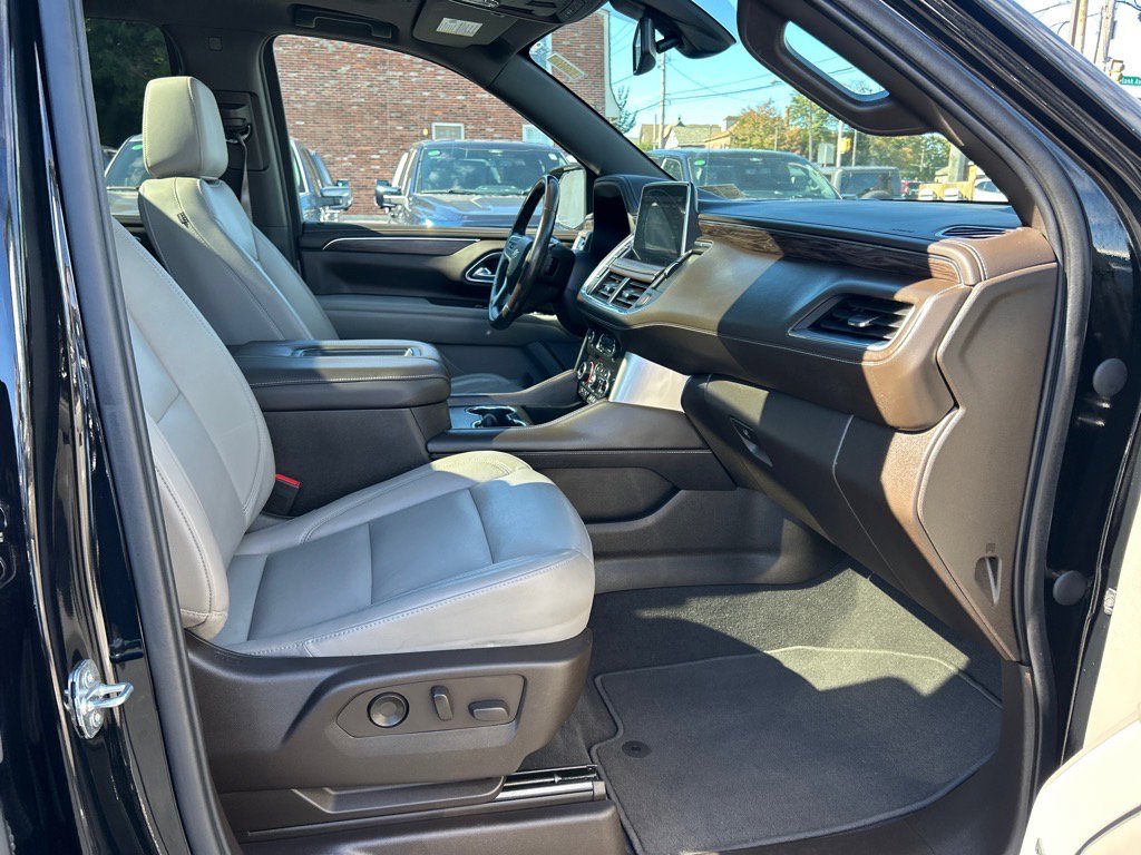 Used 2021 Chevrolet Tahoe LT w/ LT Signature Package image 21