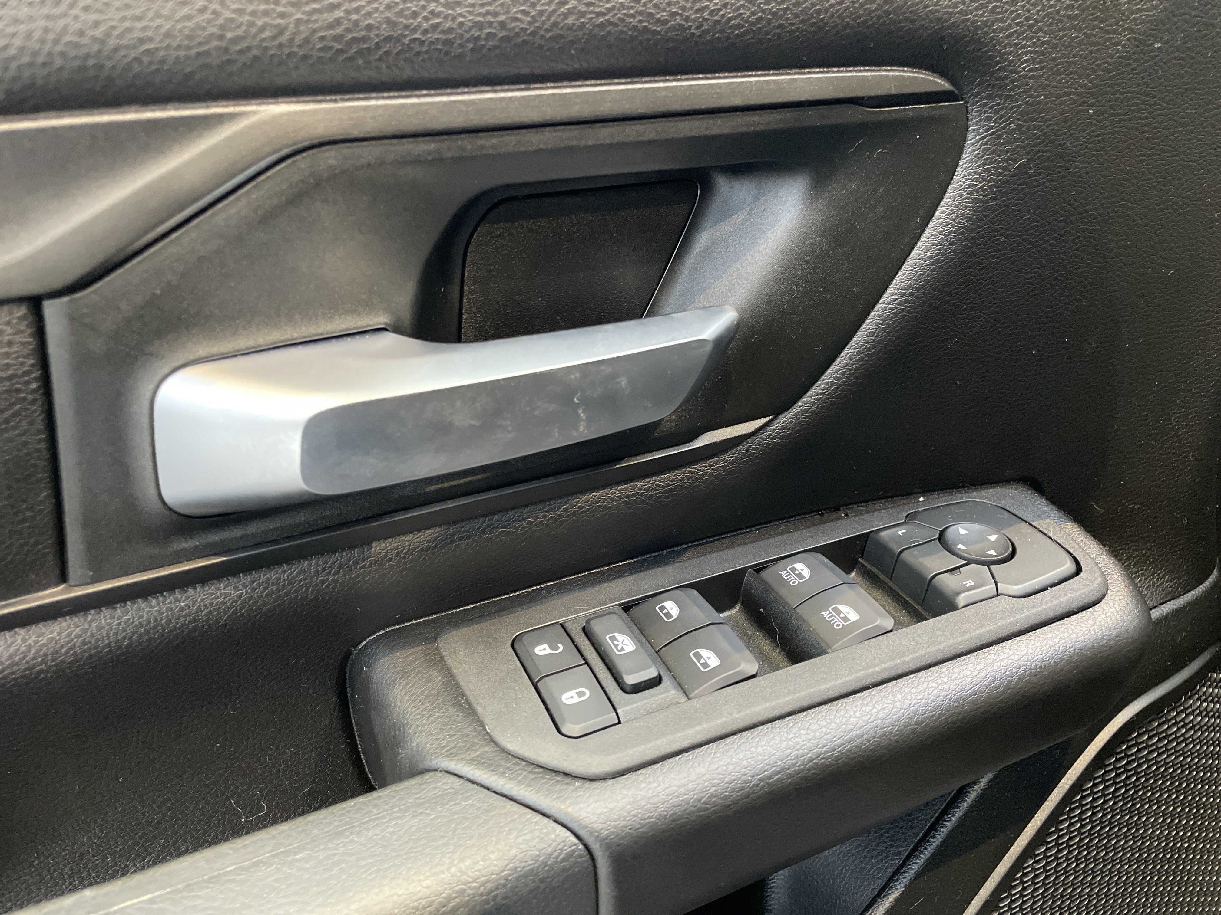 Used 2026 RAM 1500 Express AWD/4WD image 15