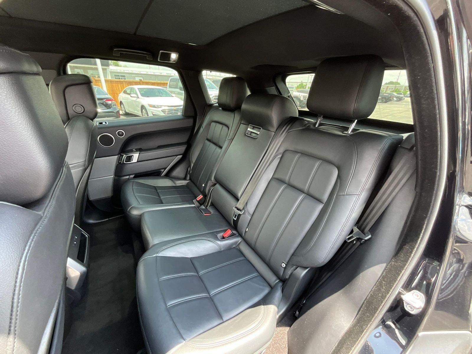 Used 2018 Land Rover Range Rover Sport SE AWD/4WD image 20