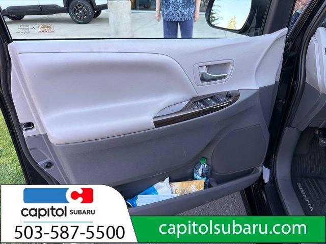 Used 2020 Toyota Sienna XLE Premium FWD image 10