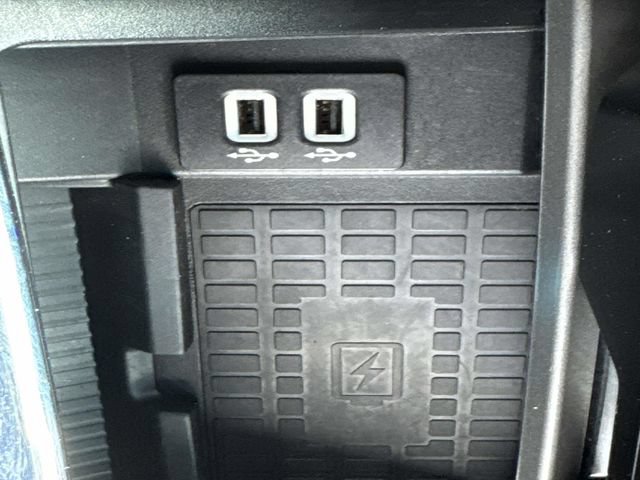 Used 2018 Ford Expedition XLT w/ Equipment Group 202A RWD image 24
