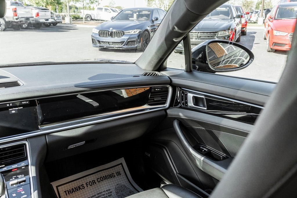 Used 2018 Porsche Panamera 4 image 13