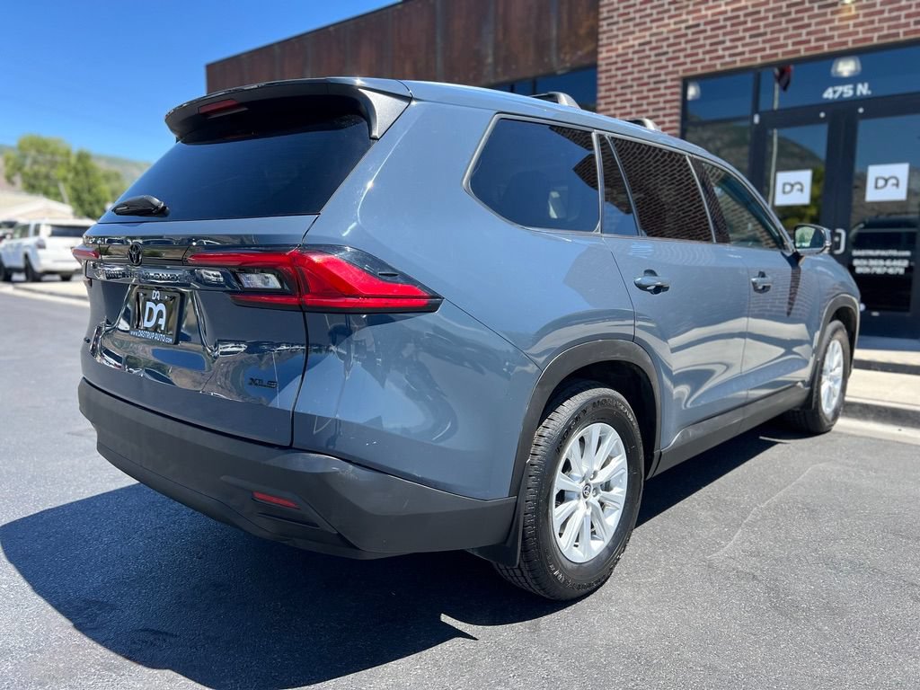 Used 2024 Toyota Grand Highlander AWD image 31
