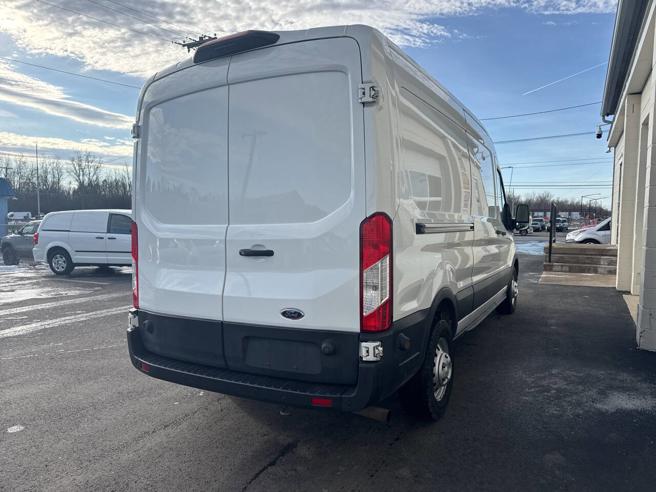 Used 2020 Ford Transit 250 Medium Roof AWD image 5
