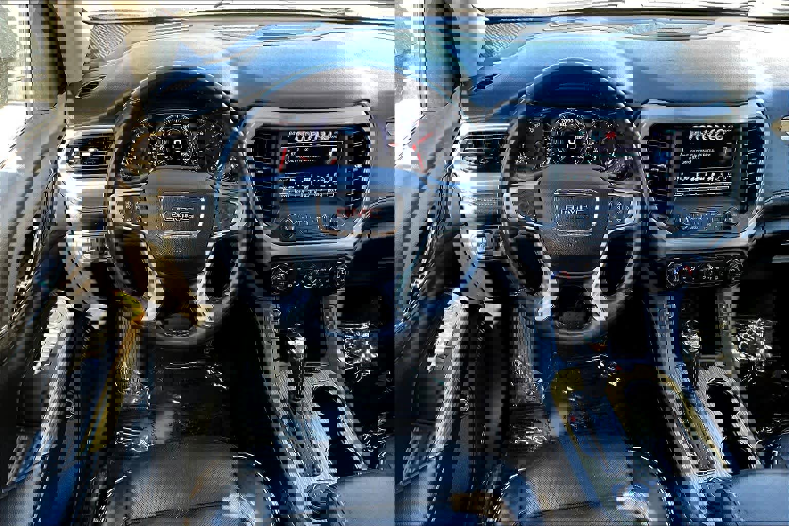 Used 2019 GMC Acadia Denali image 6