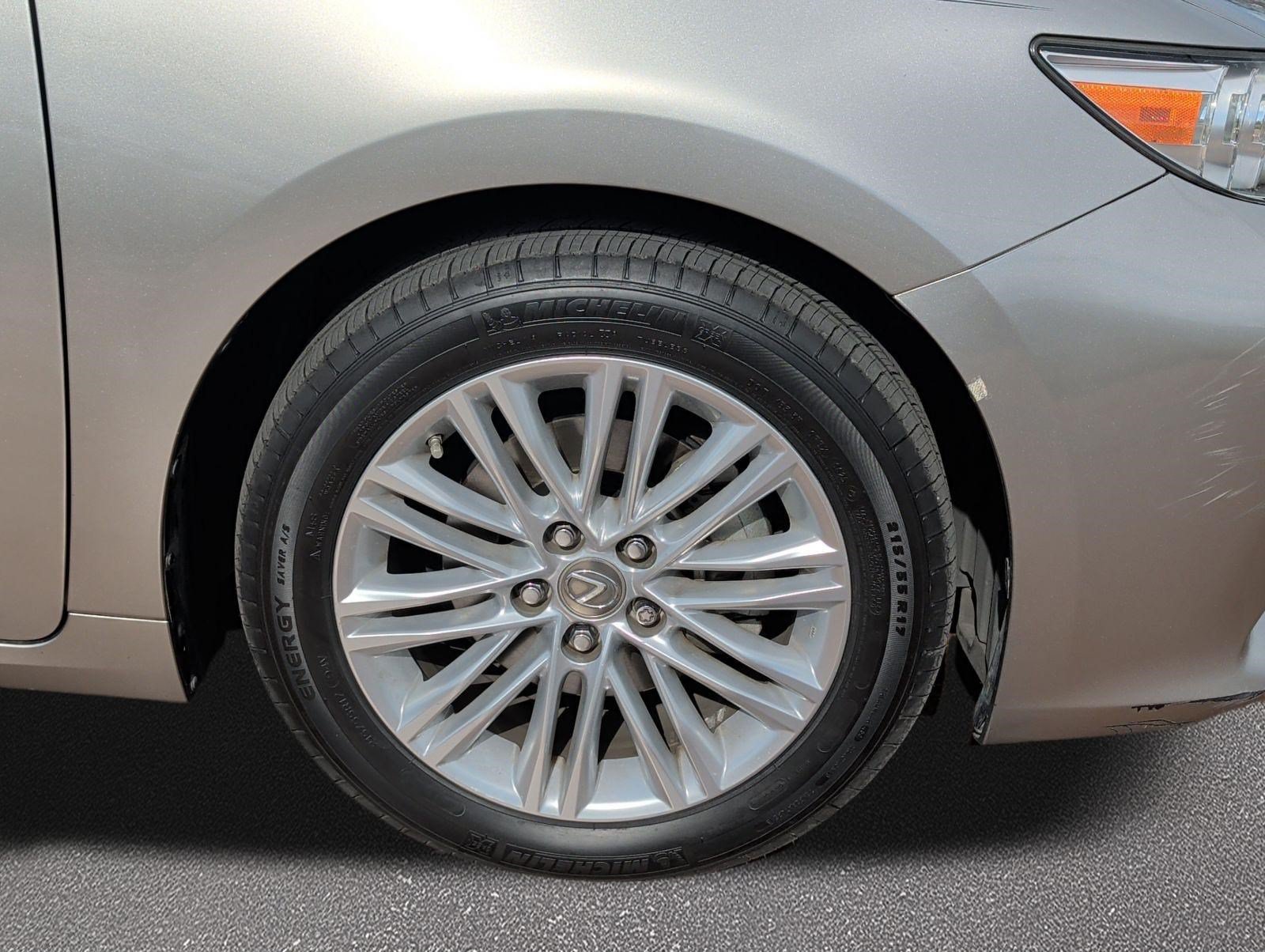 Used 2015 Lexus ES 350 w/ Luxury Package FWD image 7