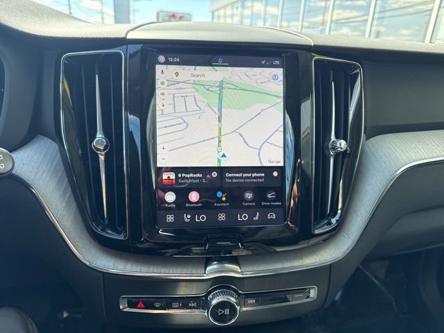 Used 2025 Volvo XC60 B5 Plus image 25