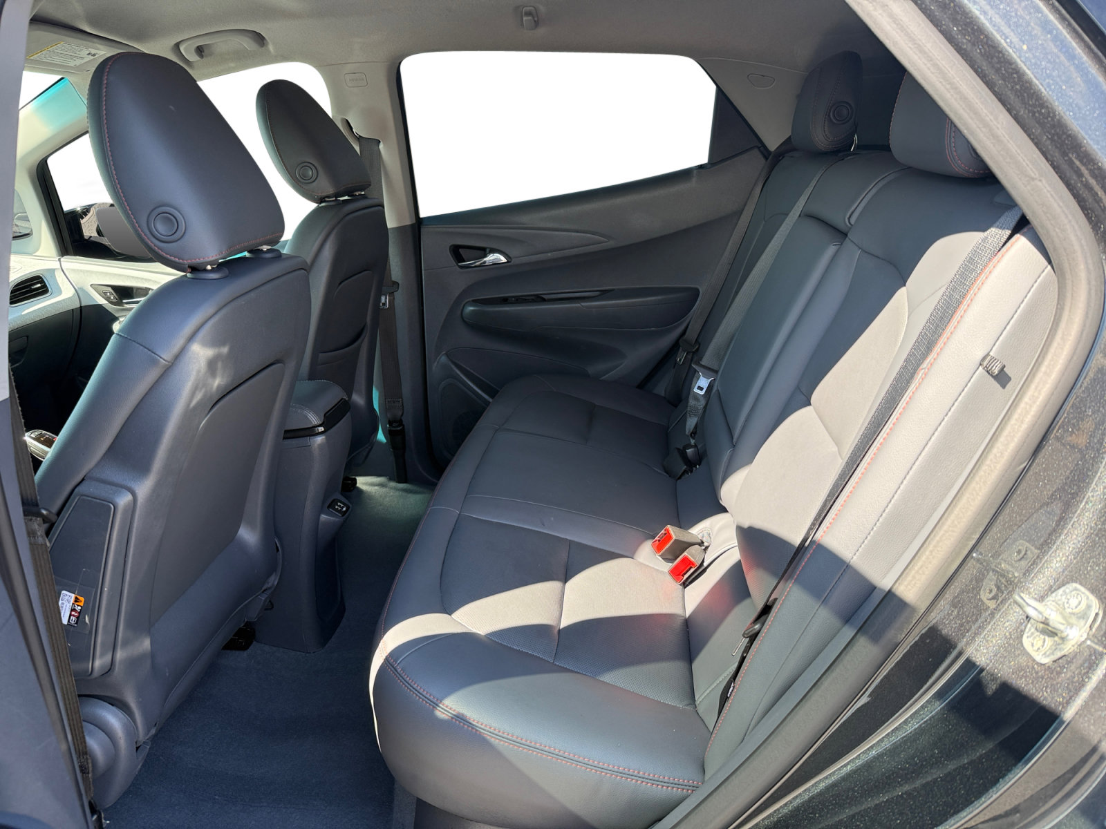 Used 2020 Chevrolet Bolt Premier w/ Infotainment Package FWD image 16