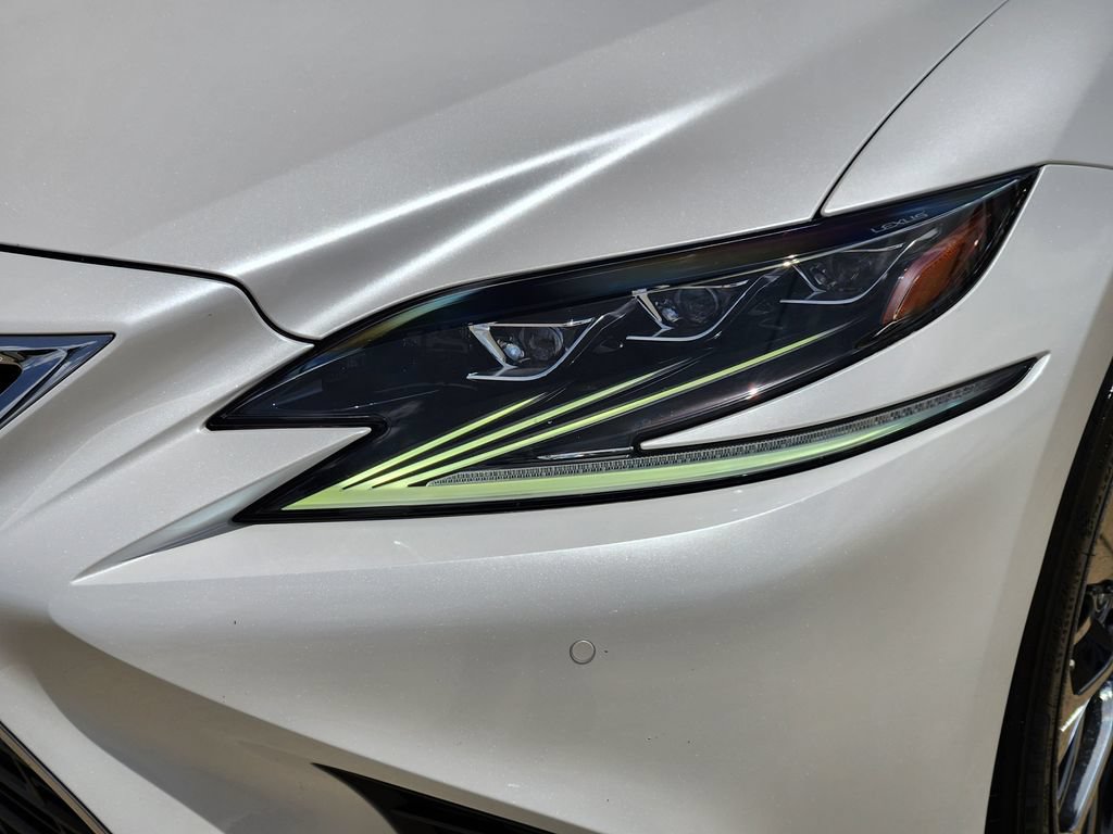Used 2020 Lexus LS 500 w/ Accessory Package (Z1) RWD image 9
