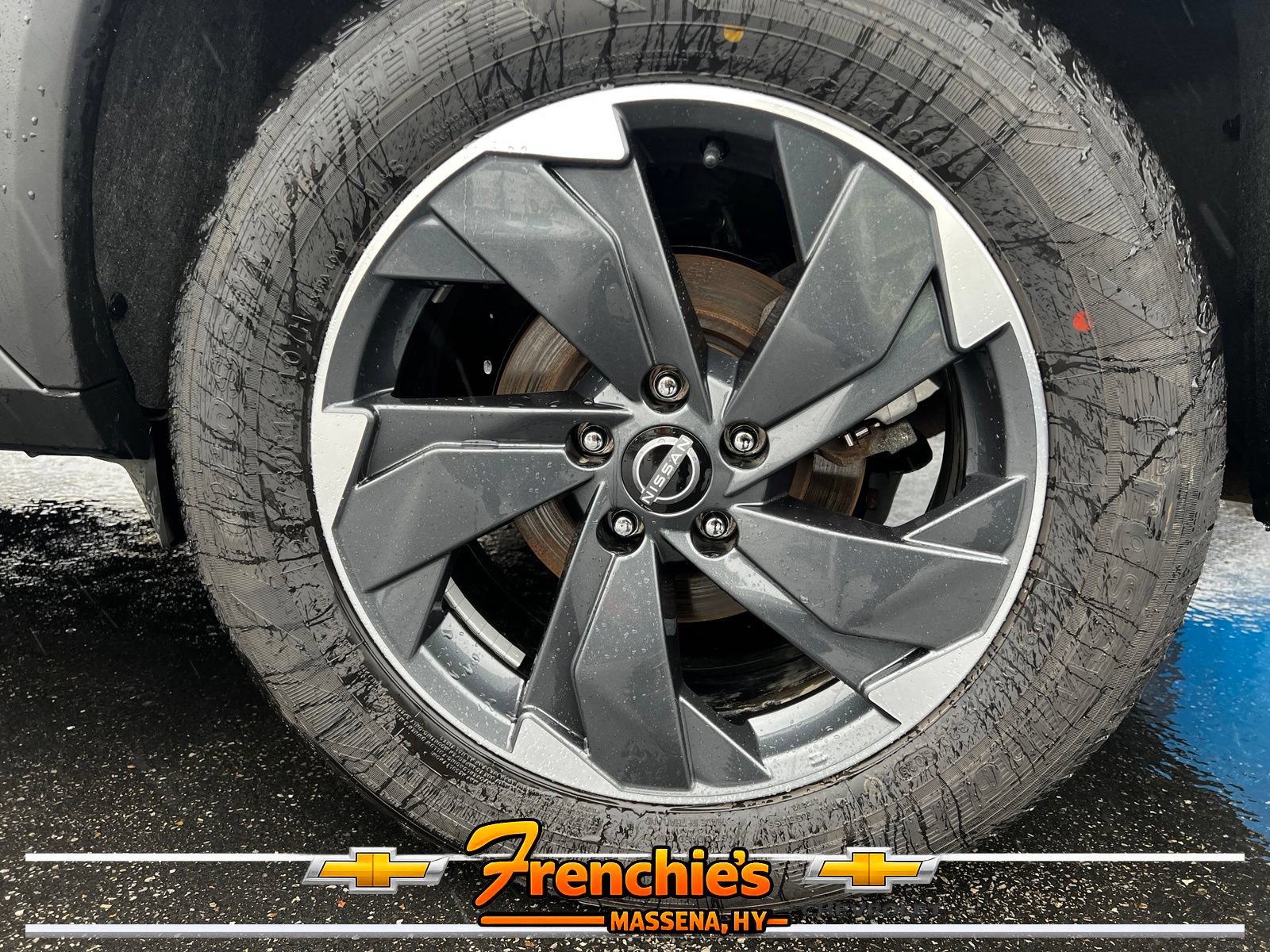 Used 2025 Nissan Rogue SV AWD/4WD image 7