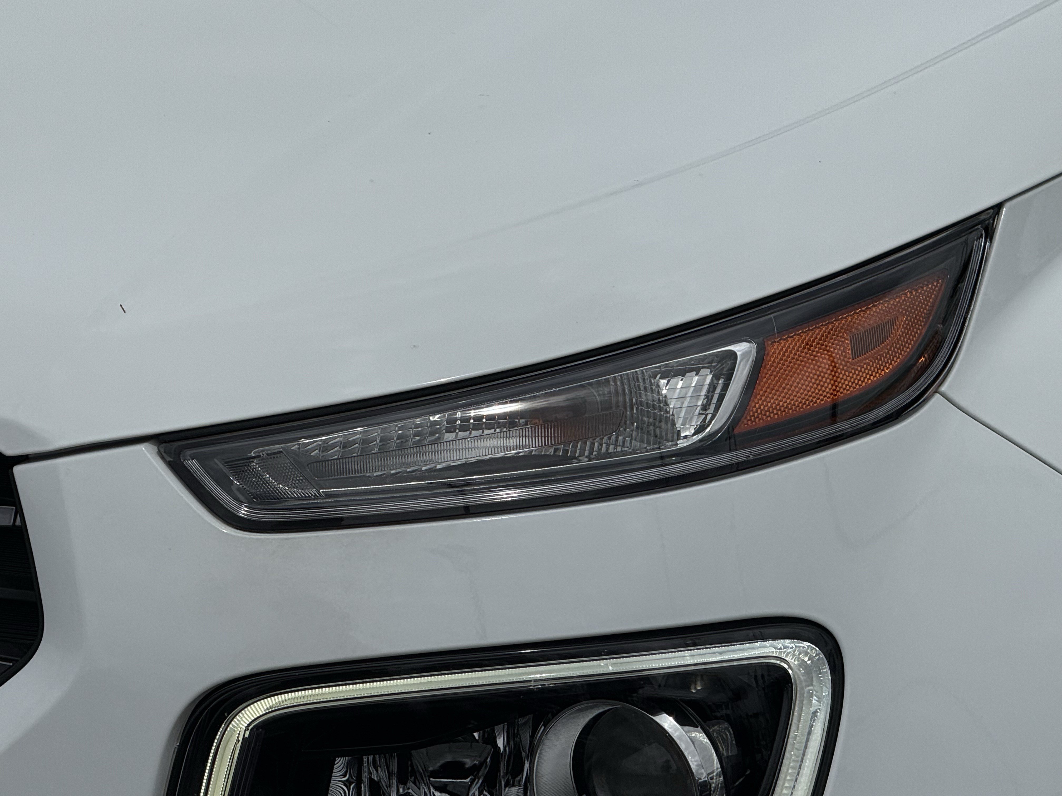 Used 2024 Hyundai Venue Limited FWD image 6