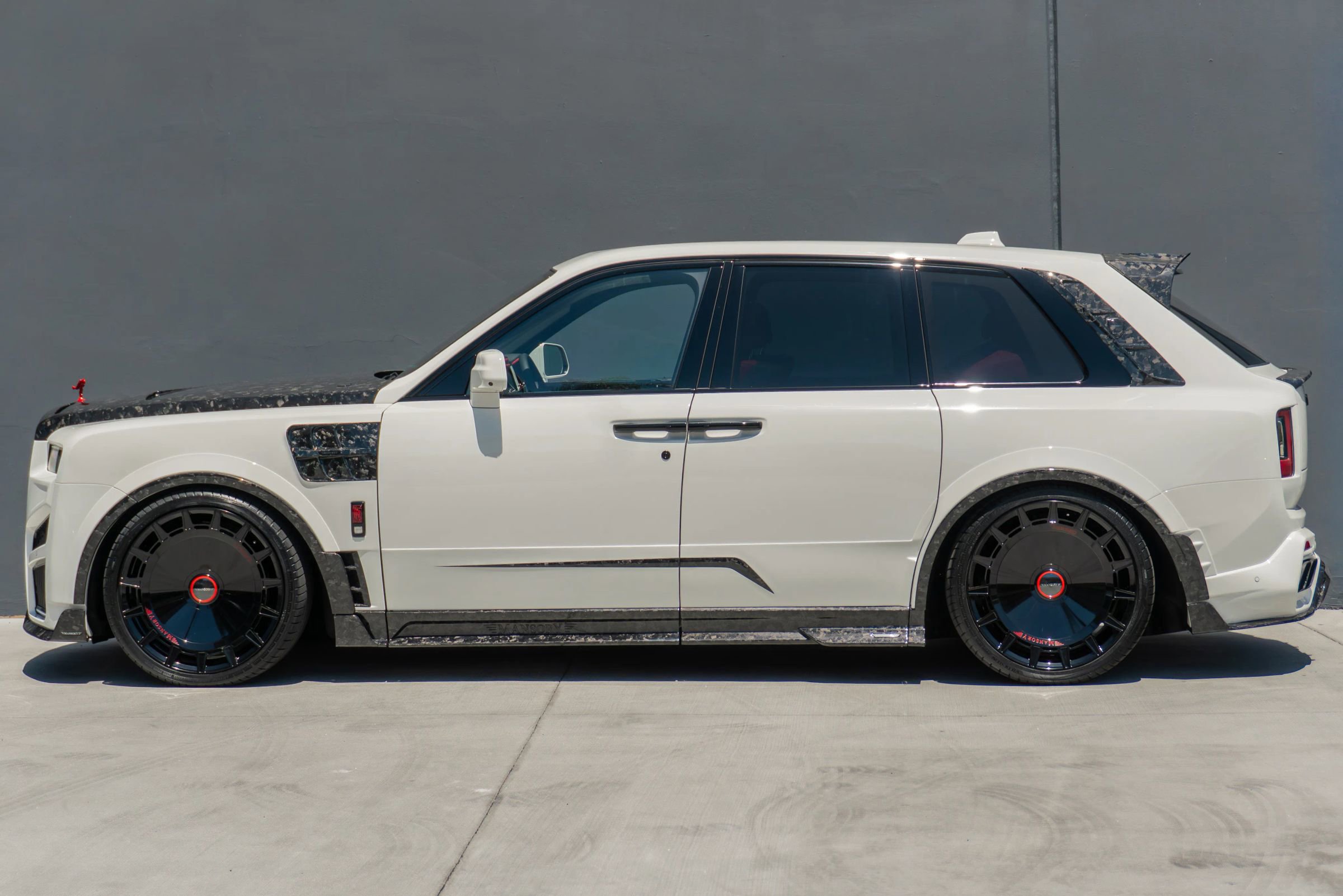 Used 2026 Rolls-Royce Cullinan AWD/4WD image 2