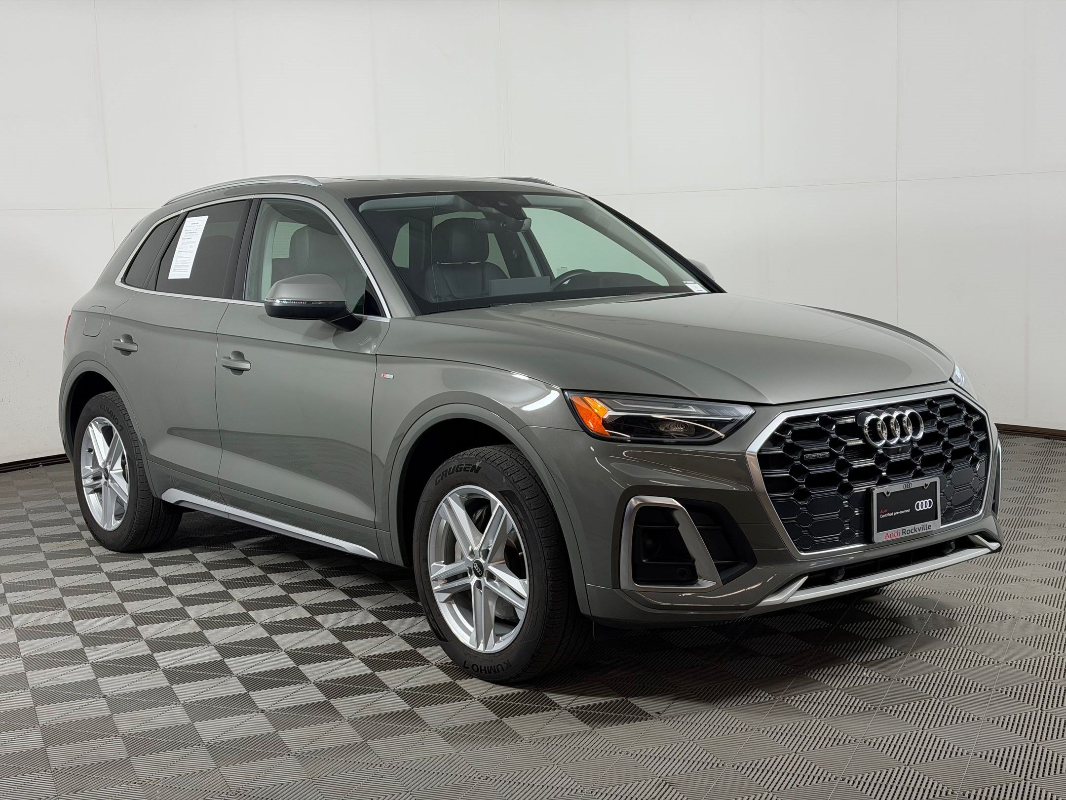 Used 2023 Audi Q5 e Premium Plus w/ Premium Plus Package AWD/4WD image 7