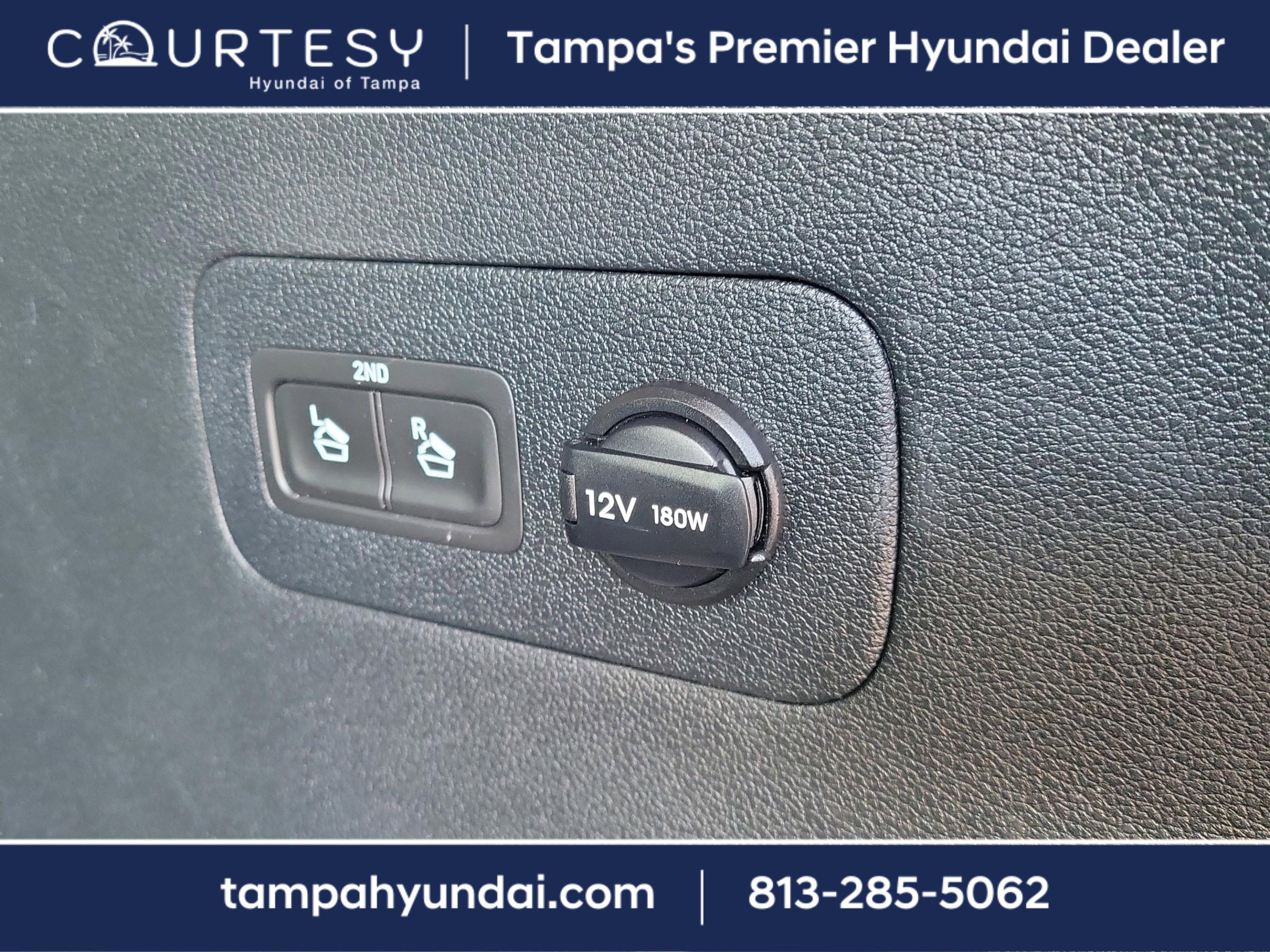 Certified 2023 Hyundai Santa Fe SEL w/ Premium Package image 9