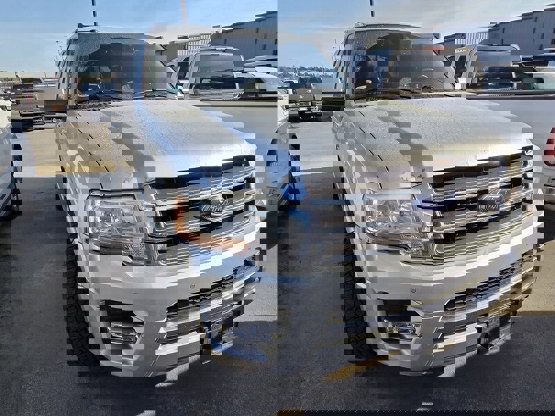 Used 2017 Ford Expedition Limited w/ Equipment Group 301A image 3