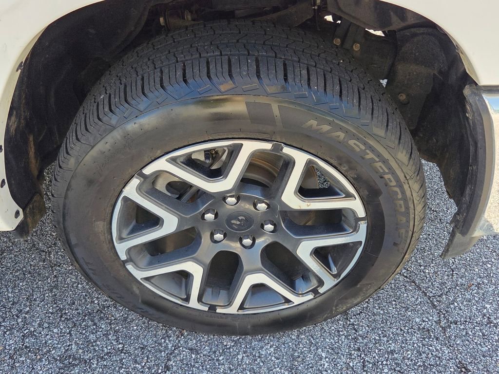 Used 2025 RAM 1500 Laramie image 16