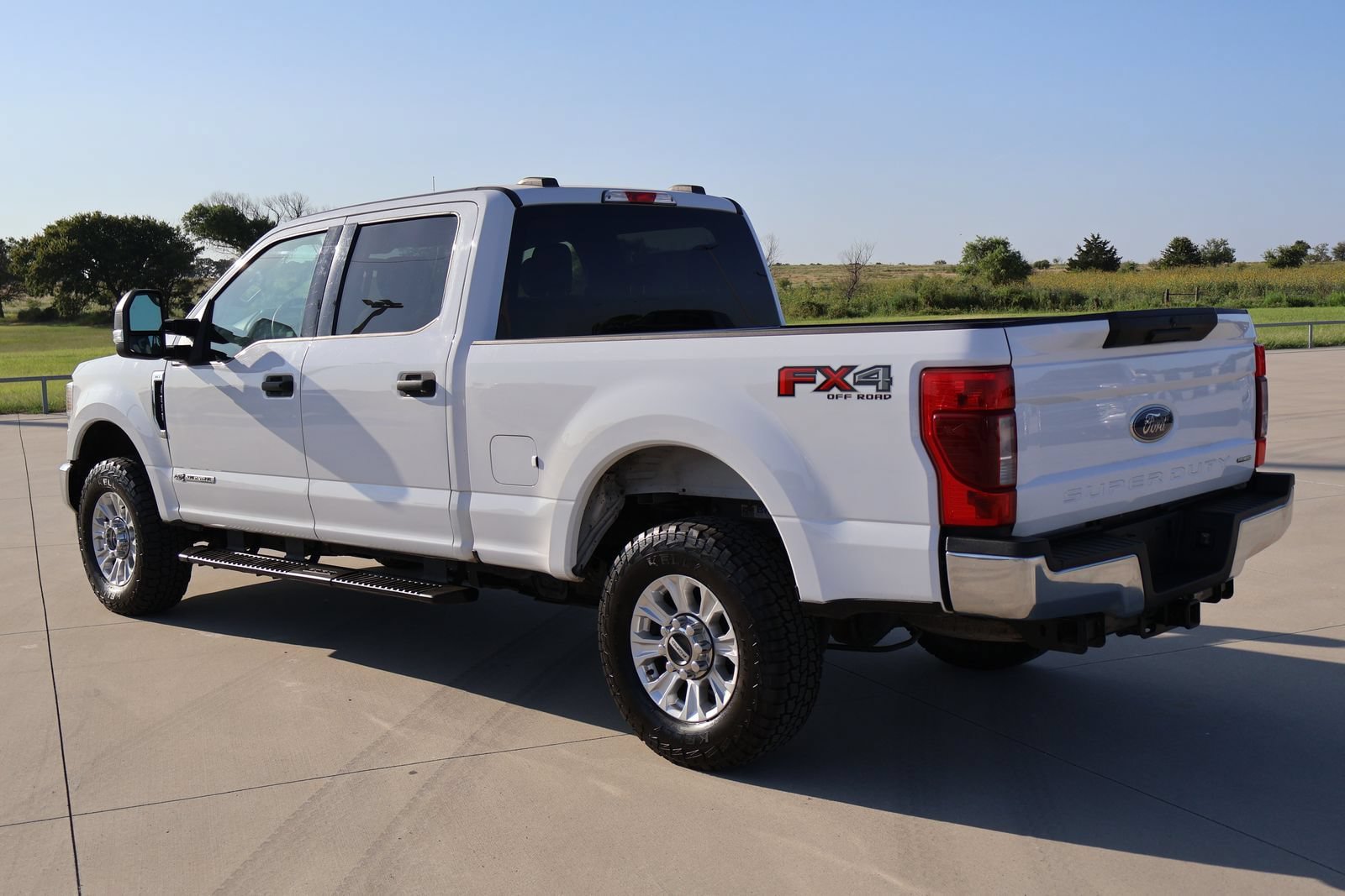 Used 2020 Ford F250 XLT w/ FX4 Off-Road Package AWD/4WD image 12
