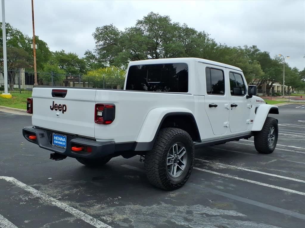 Used 2025 Jeep Gladiator Mojave w/ Convenience Group AWD/4WD image 6