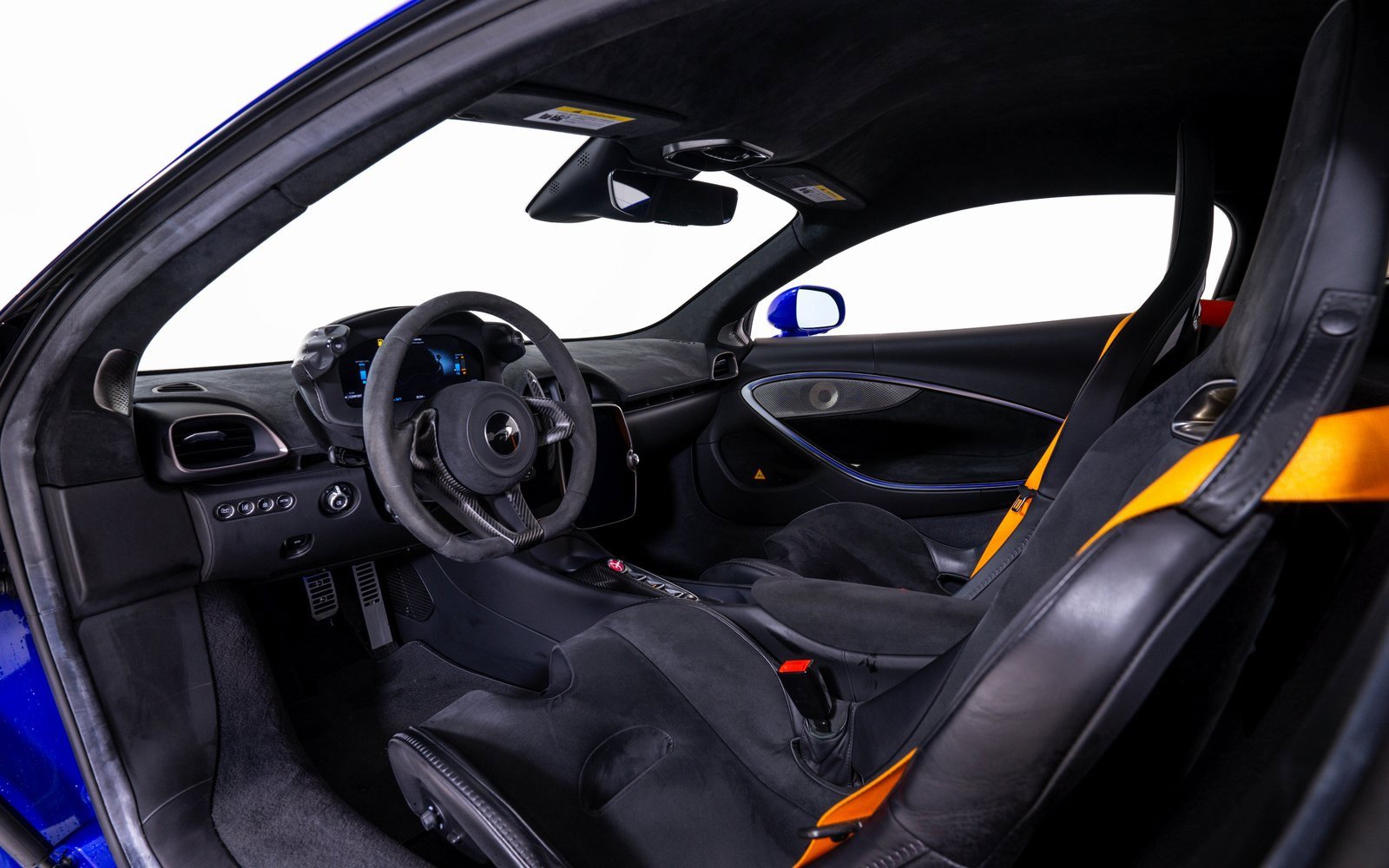 Used 2023 McLaren Artura image 16