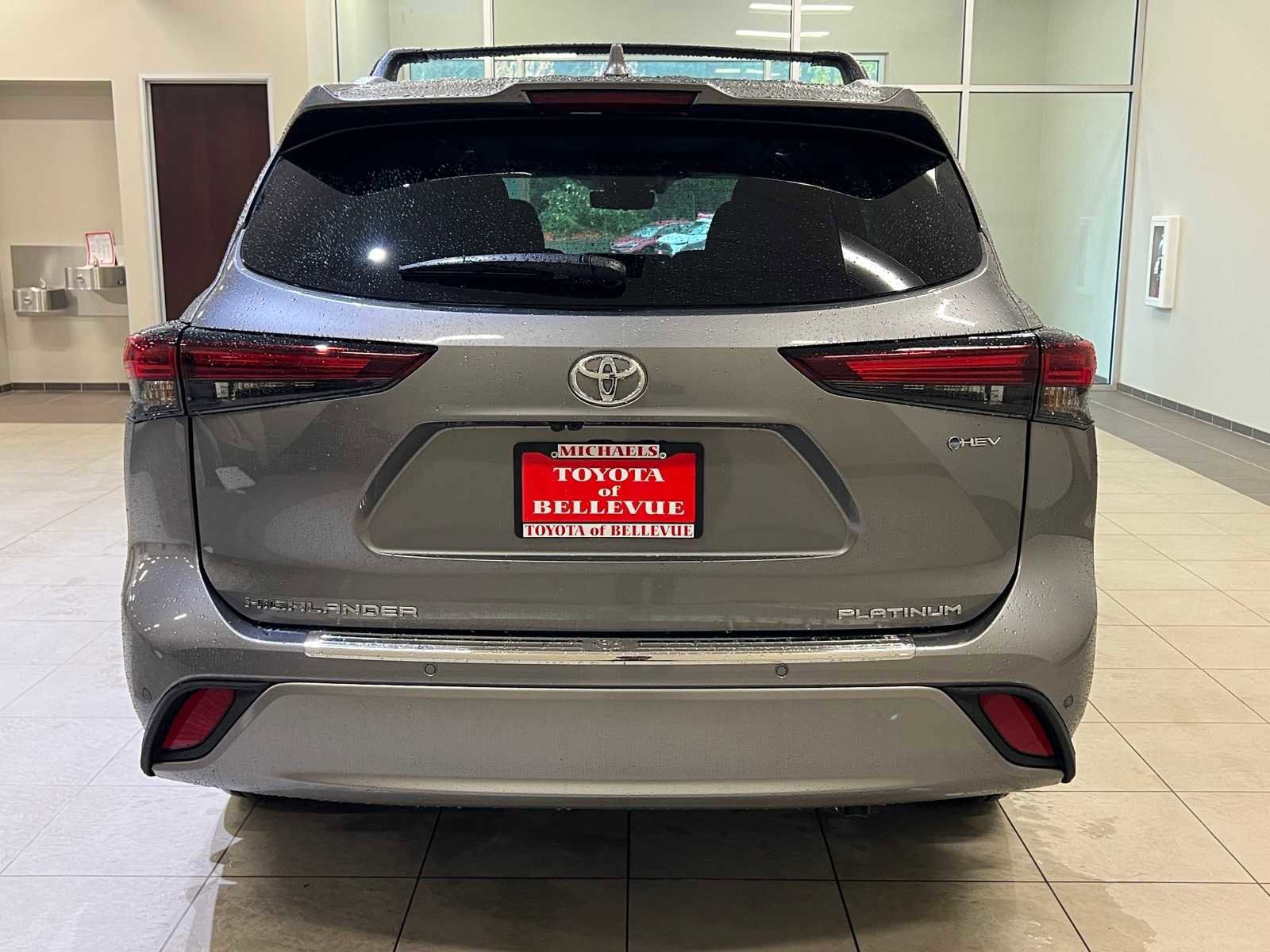 Certified 2025 Toyota Highlander Platinum image 5