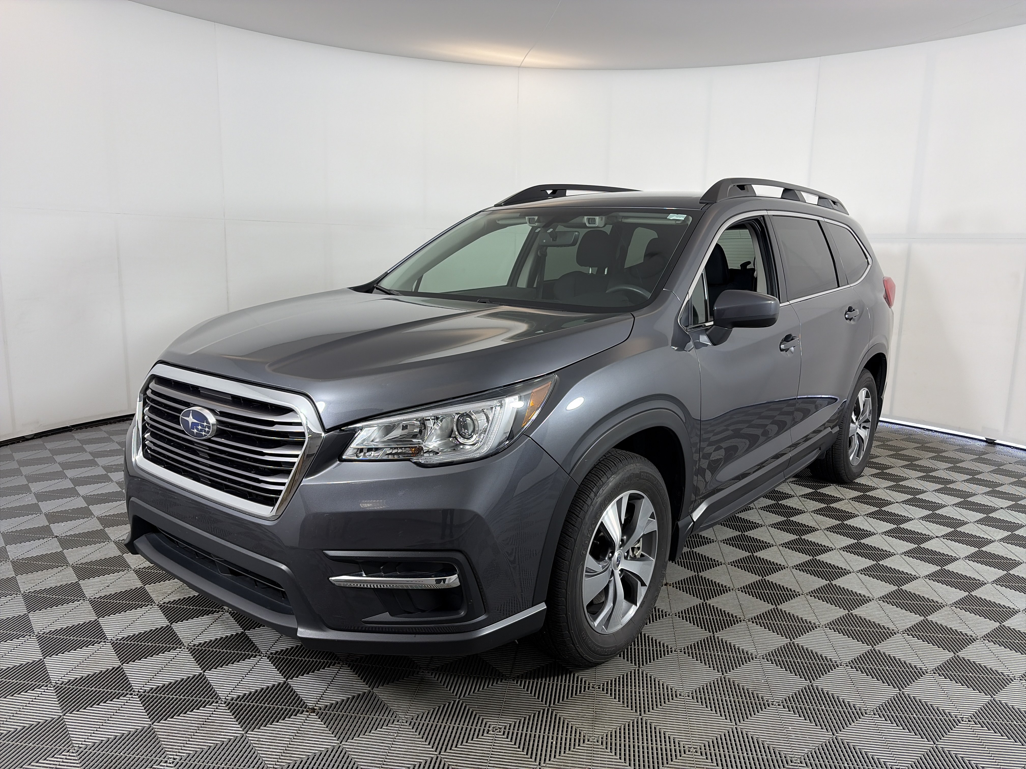 Used 2019 Subaru Ascent Premium w/ Popular Package #4 AWD/4WD image 2