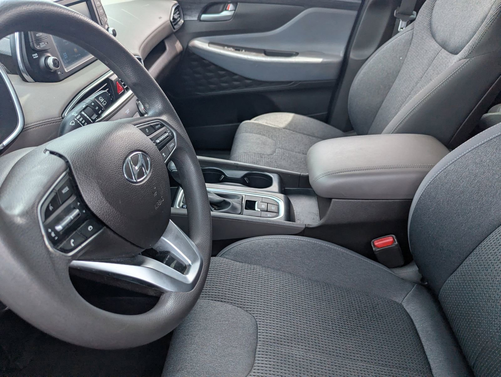 Used 2019 Hyundai Santa Fe SE FWD image 15