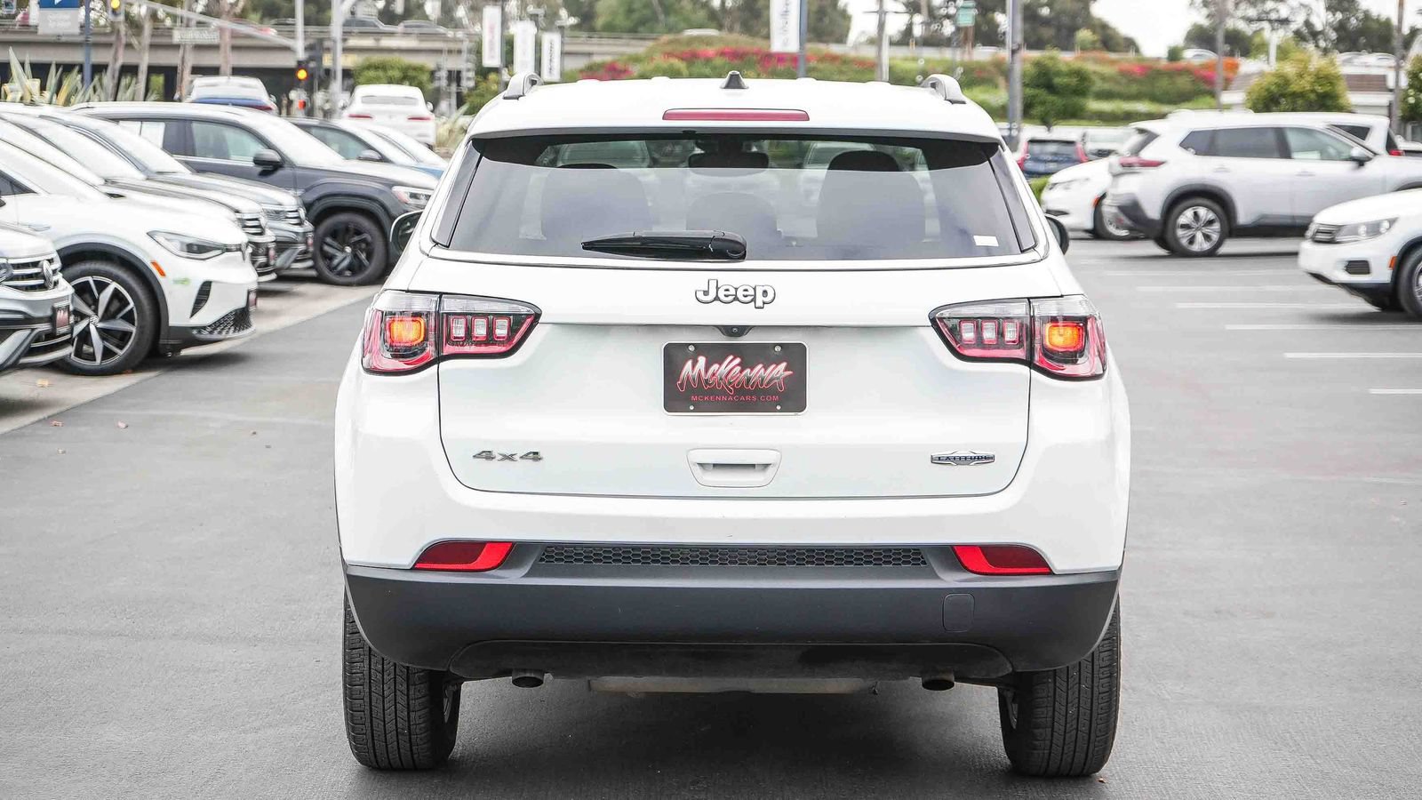 Used 2024 Jeep Compass Latitude AWD/4WD image 7
