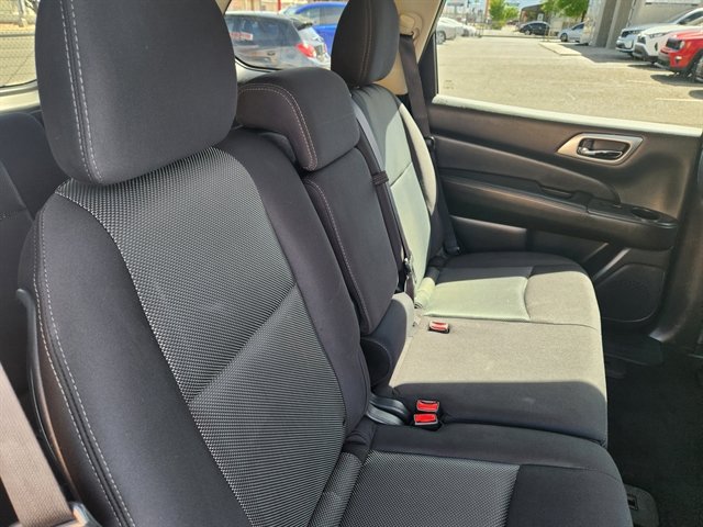 Used 2020 Nissan Pathfinder SV AWD/4WD image 10