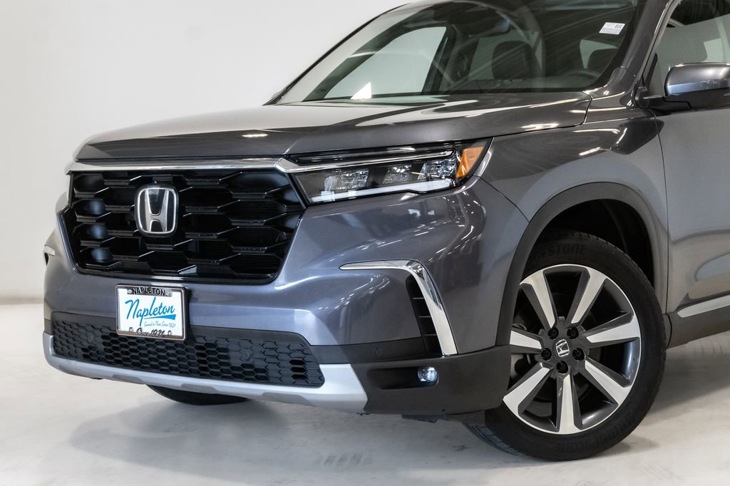 Used 2024 Honda Pilot Touring image 2