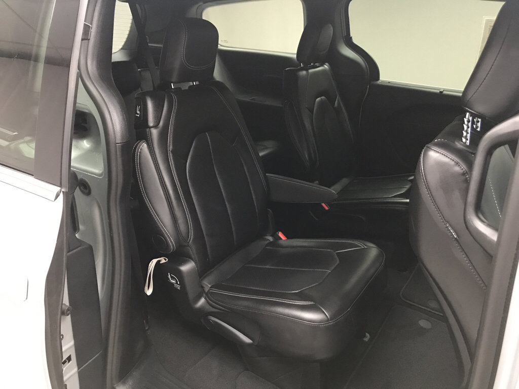 Used 2026 Chrysler Pacifica Select FWD image 19