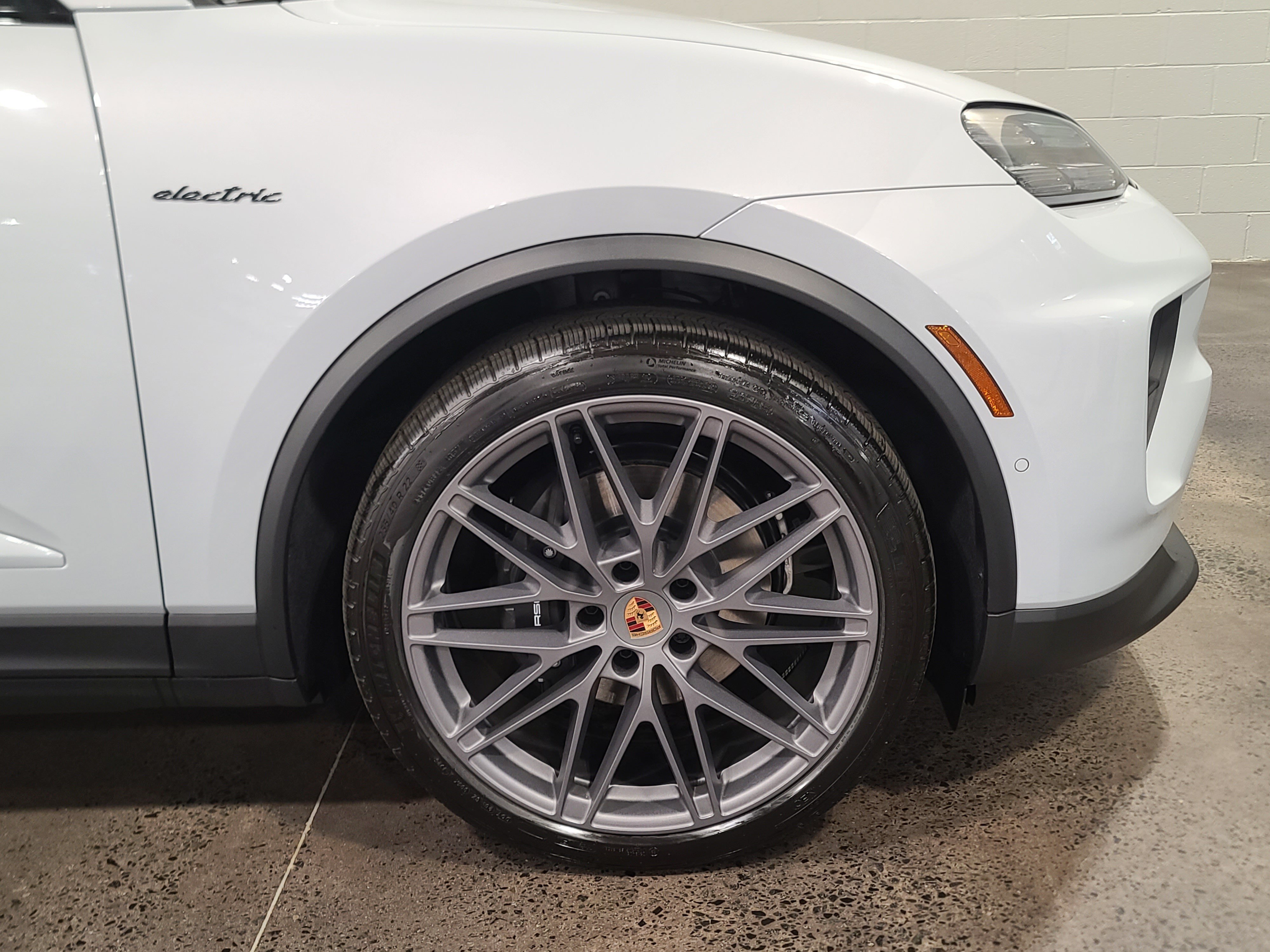 New 2026 Porsche Macan 4 Electric AWD/4WD image 11