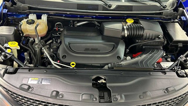 Used 2021 Chrysler Voyager LX image 32