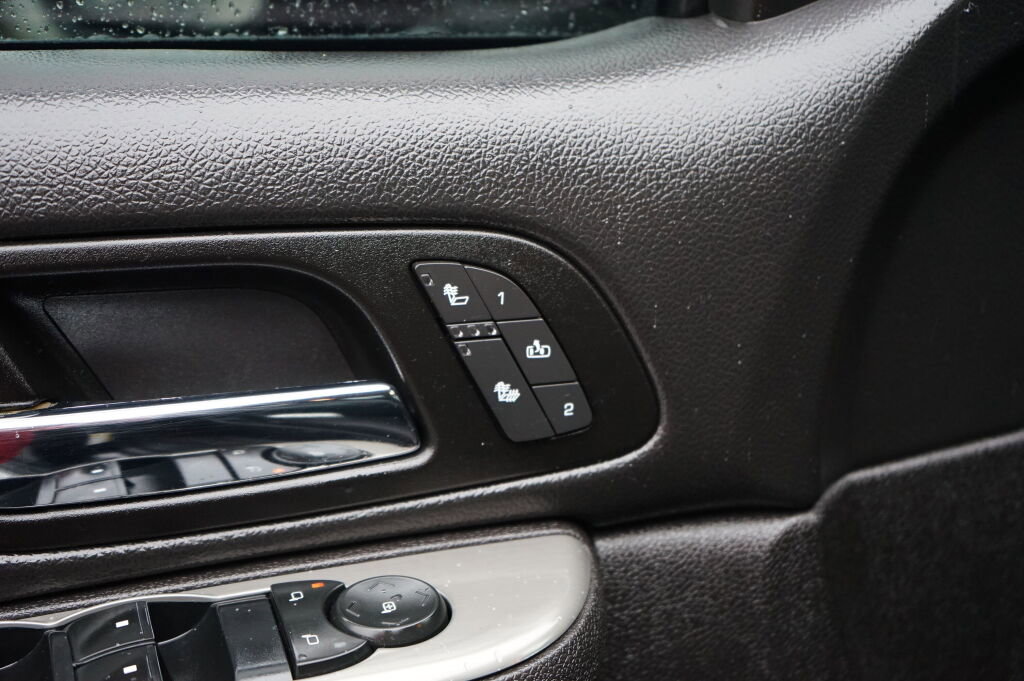 Used 2013 Chevrolet Silverado 3500 LTZ w/ LTZ Plus Package image 12