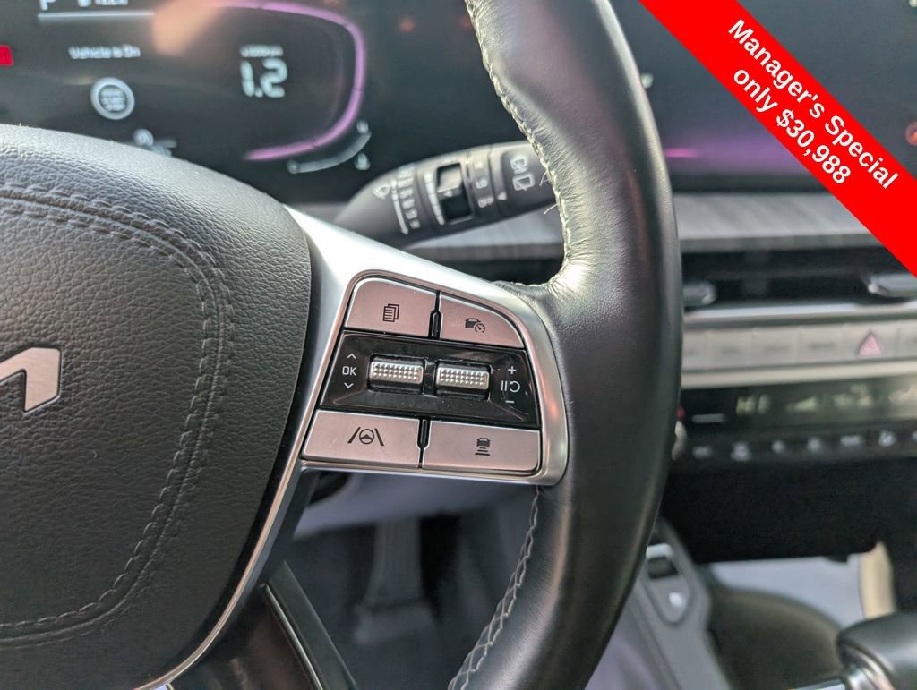 Used 2023 Kia Telluride EX w/ EX Captain's Chair Package image 18