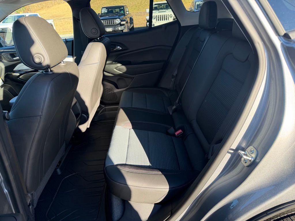 New 2026 Chevrolet Trax LT w/ Sunroof Package image 11