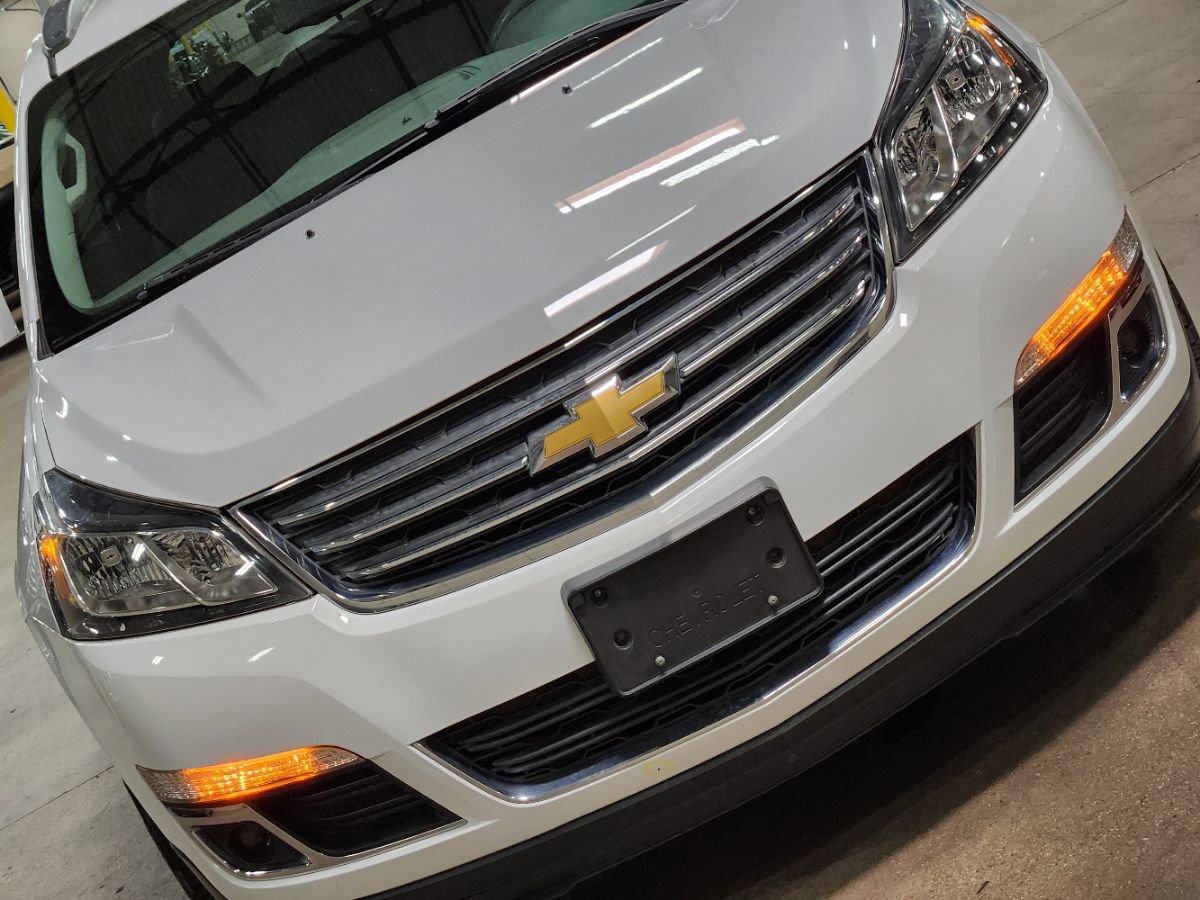 Used 2017 Chevrolet Traverse LT image 19