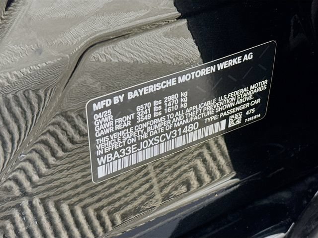 Used 2025 BMW 760i xDrive AWD/4WD image 32
