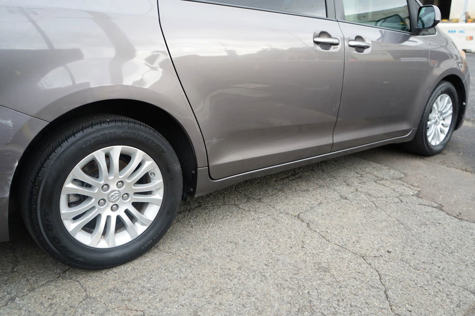 Used 2015 Toyota Sienna FWD image 7