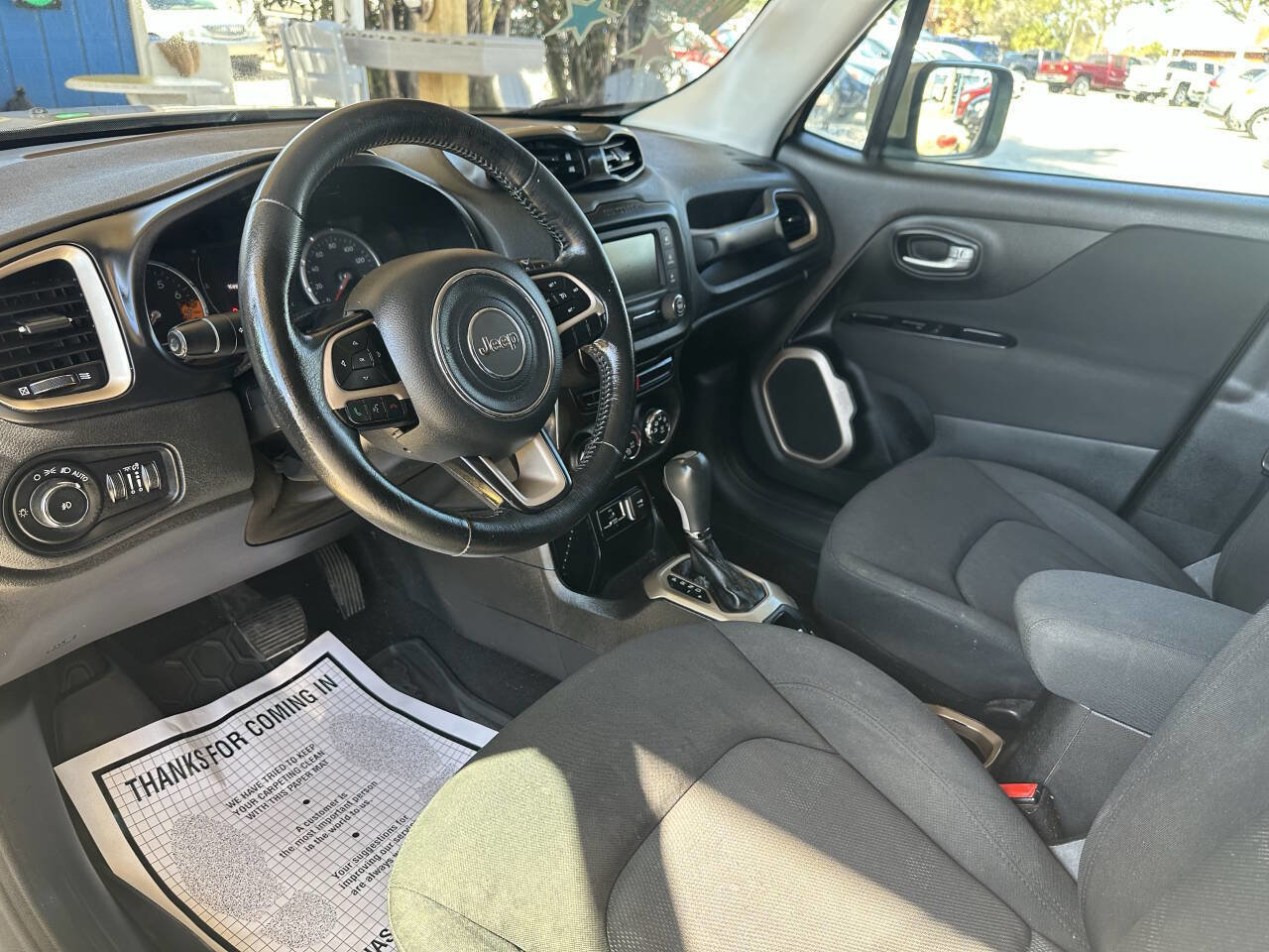 Used 2015 Jeep Renegade Latitude image 12