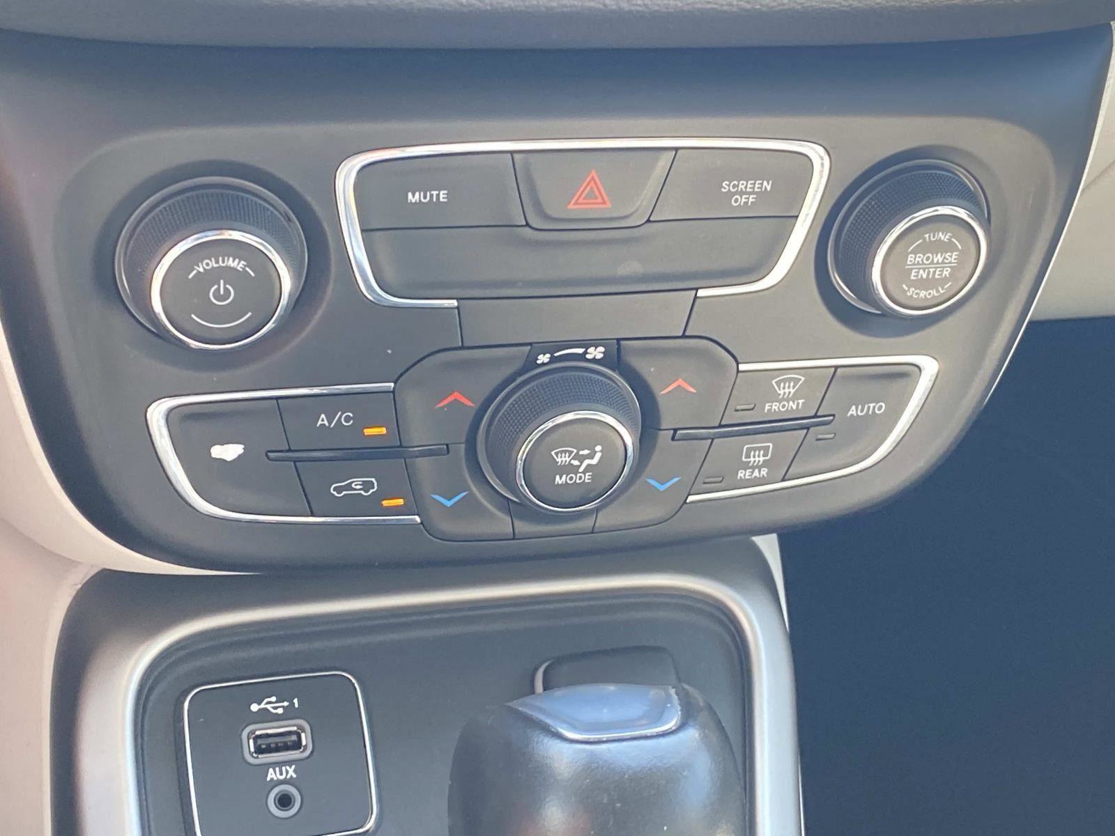 Used 2021 Jeep Compass Latitude w/ Sun and Sound Group image 29