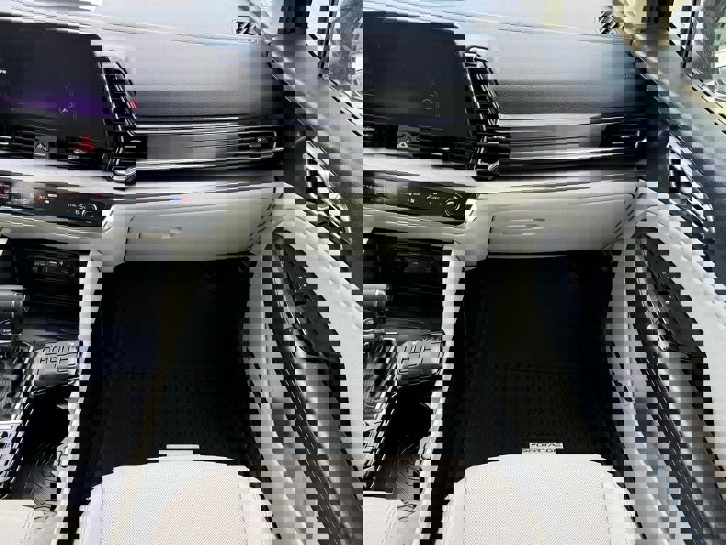 Used 2025 Kia Sportage EX w/ Premium Package image 14