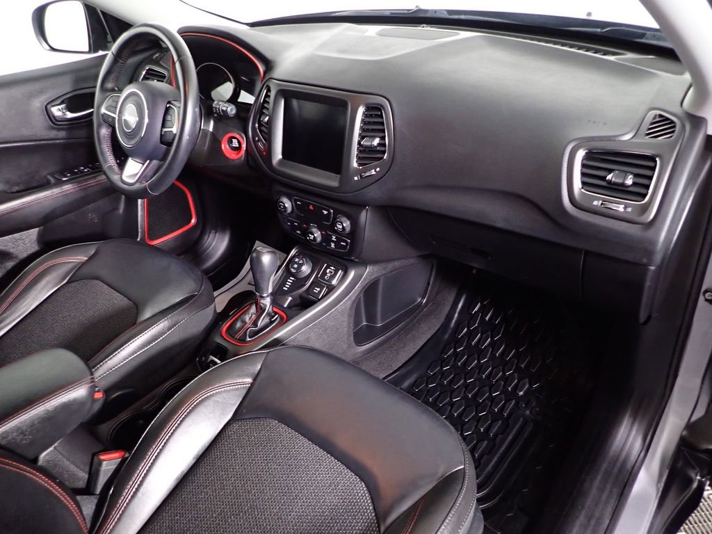 Used 2019 Jeep Compass Trailhawk image 33