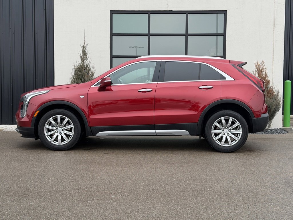 Used 2022 Cadillac XT4 Premium Luxury w/ Safety Alert Package image 2