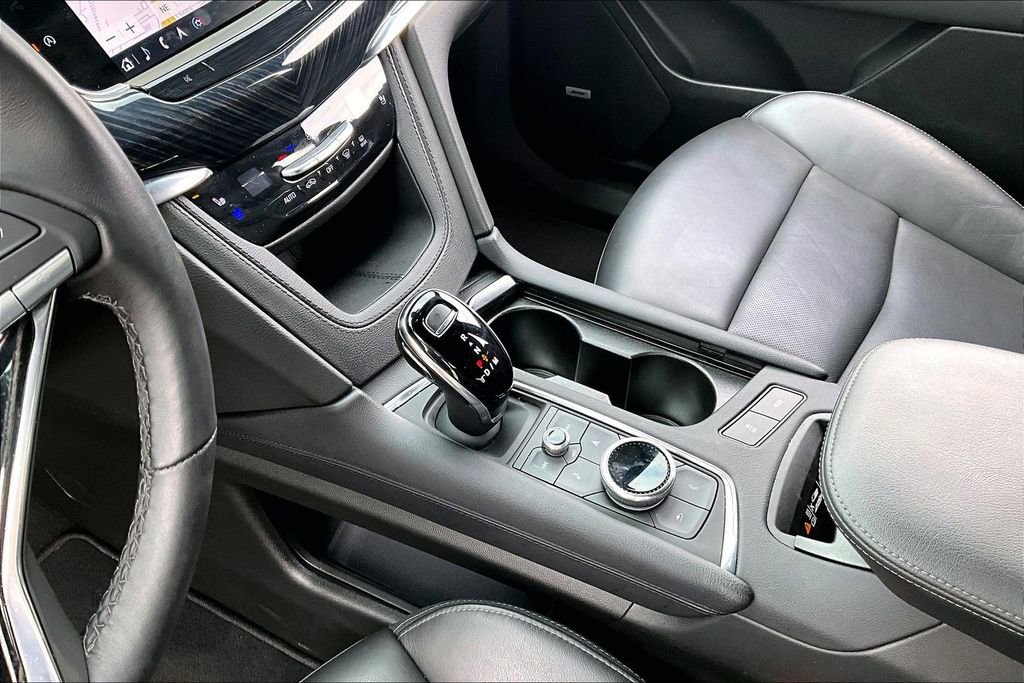 Certified 2025 Cadillac XT6 Premium Luxury AWD/4WD image 14