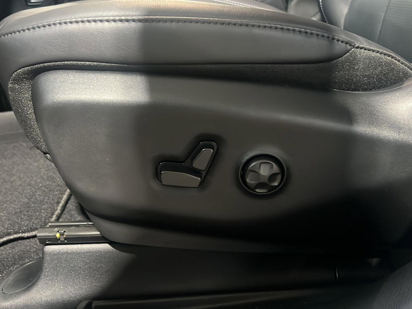 New 2026 Chrysler Voyager LX FWD image 18