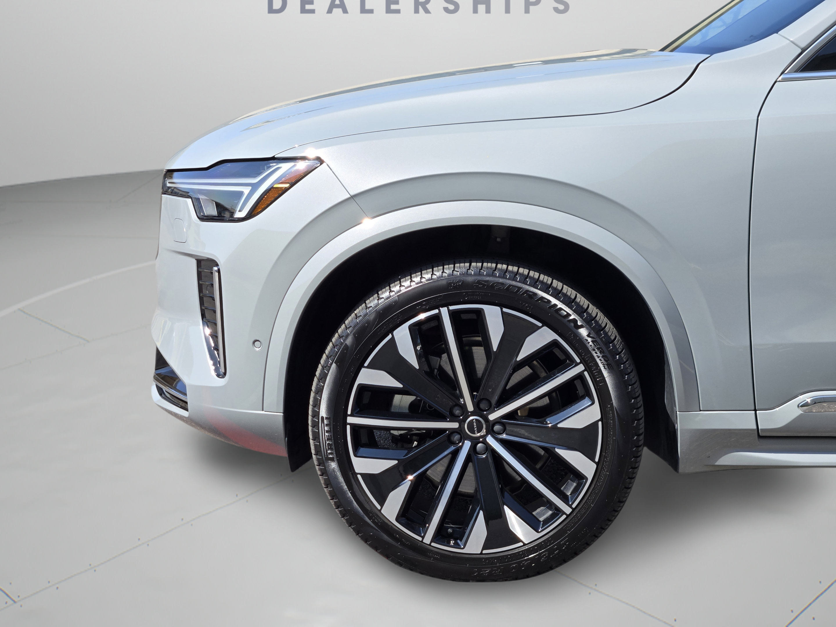 Certified 2026 Volvo XC90 B6 Plus w/ Protection Package Premier AWD/4WD image 37