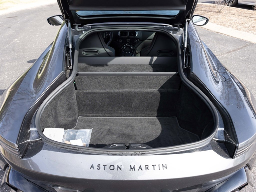 Used 2023 Aston Martin V8 Vantage Coupe image 45
