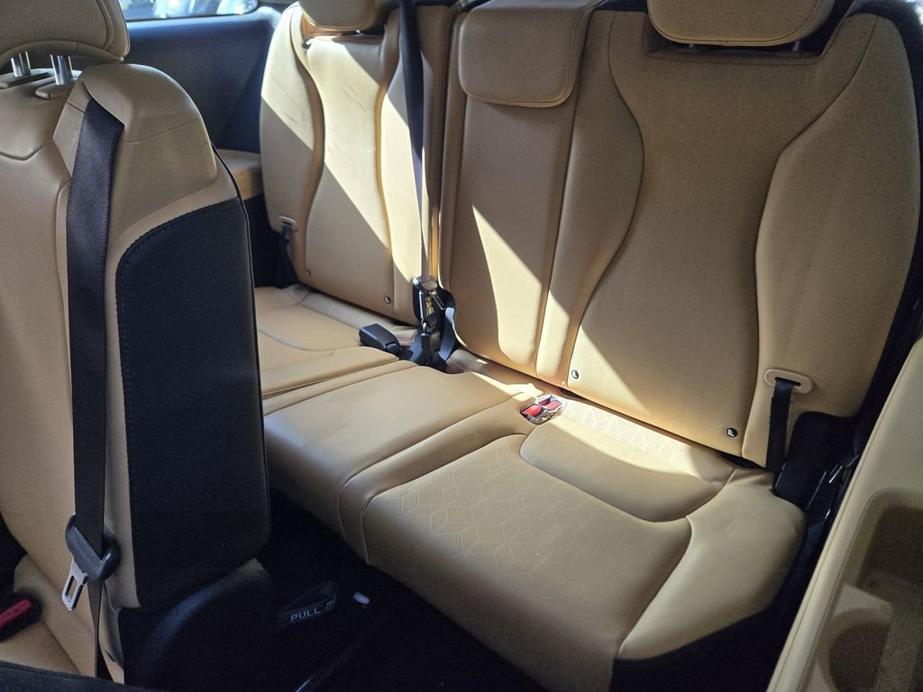 Used 2022 Kia Carnival LX image 29