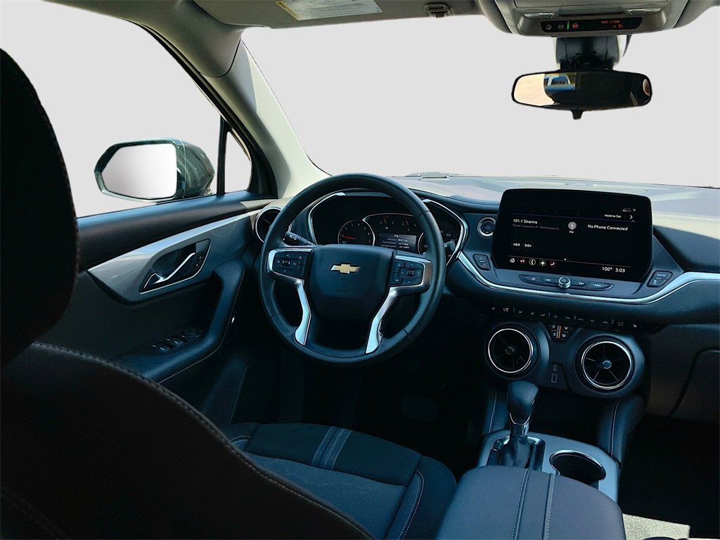 Used 2025 Chevrolet Blazer LT image 21