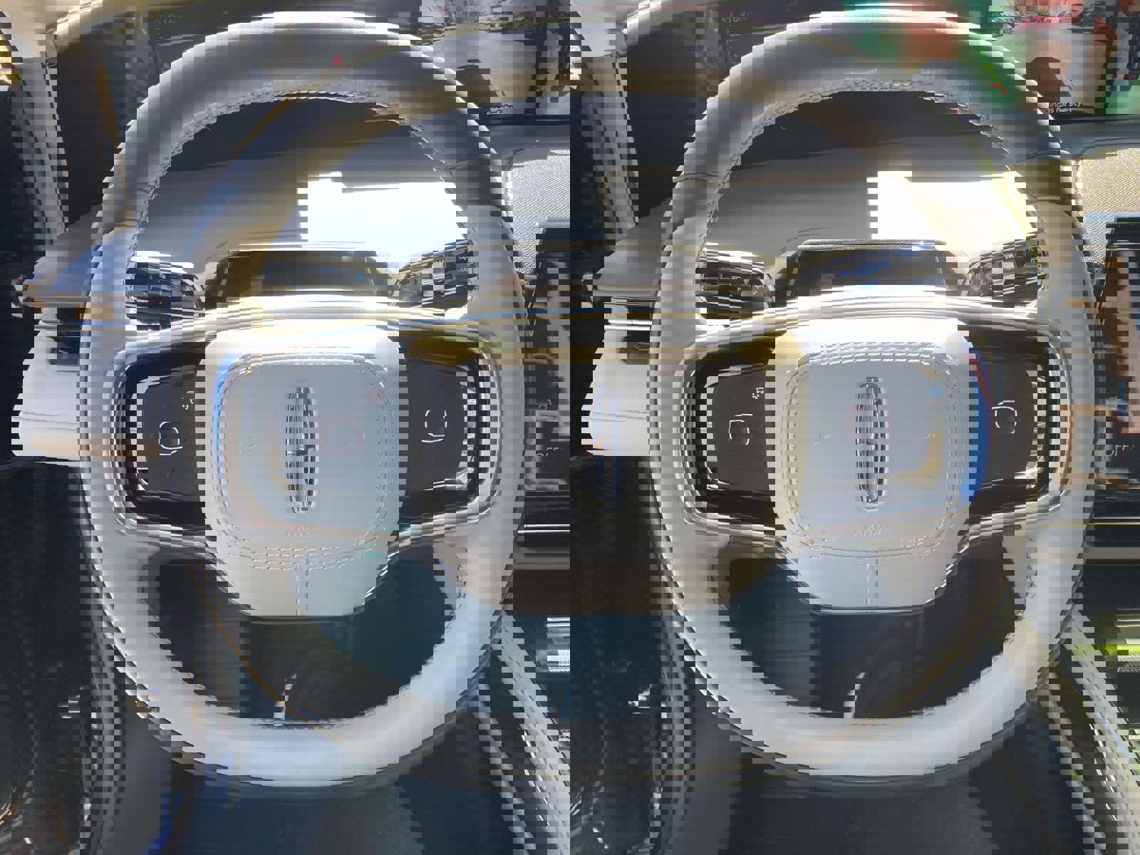 Certified 2025 Lincoln Nautilus Premier w/ Equipment Group 102A image 33